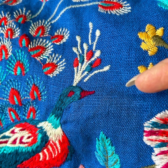 🪻EUC Johnny Was Embroidered Linen royal blue floral Tote Bag /Shoulder bag..